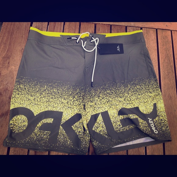 Oakley Other - Men’s Oakley Bathing Suit grey/yellow size 36 Oakley Other - Men’s Oakley Bathing Suit grey/yellow size 36
